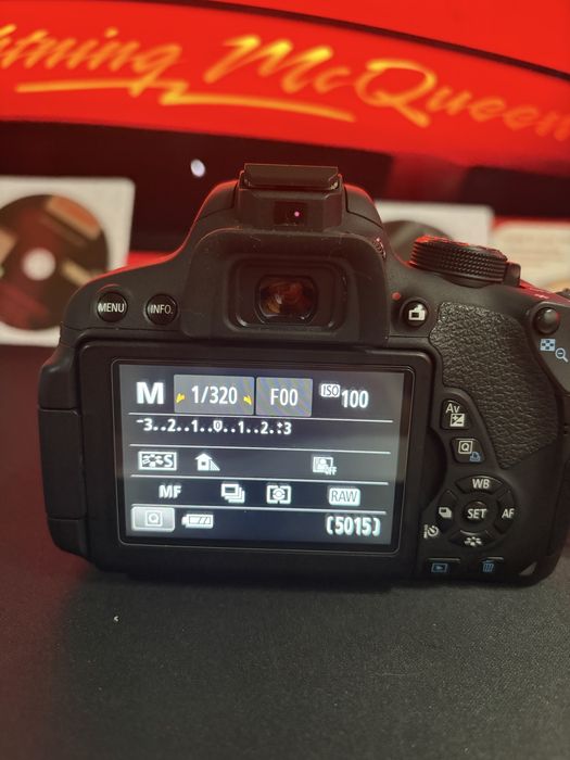Canon 700d nova.