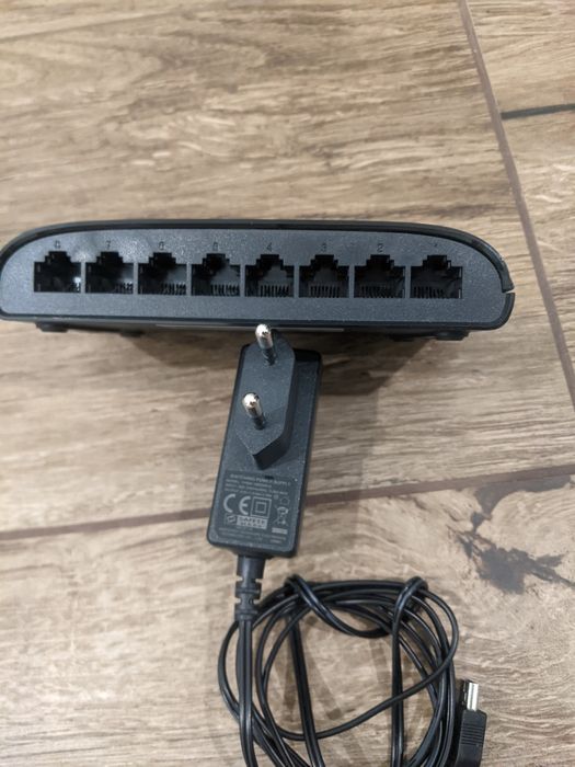 Комутатор D-Link DES-1008D