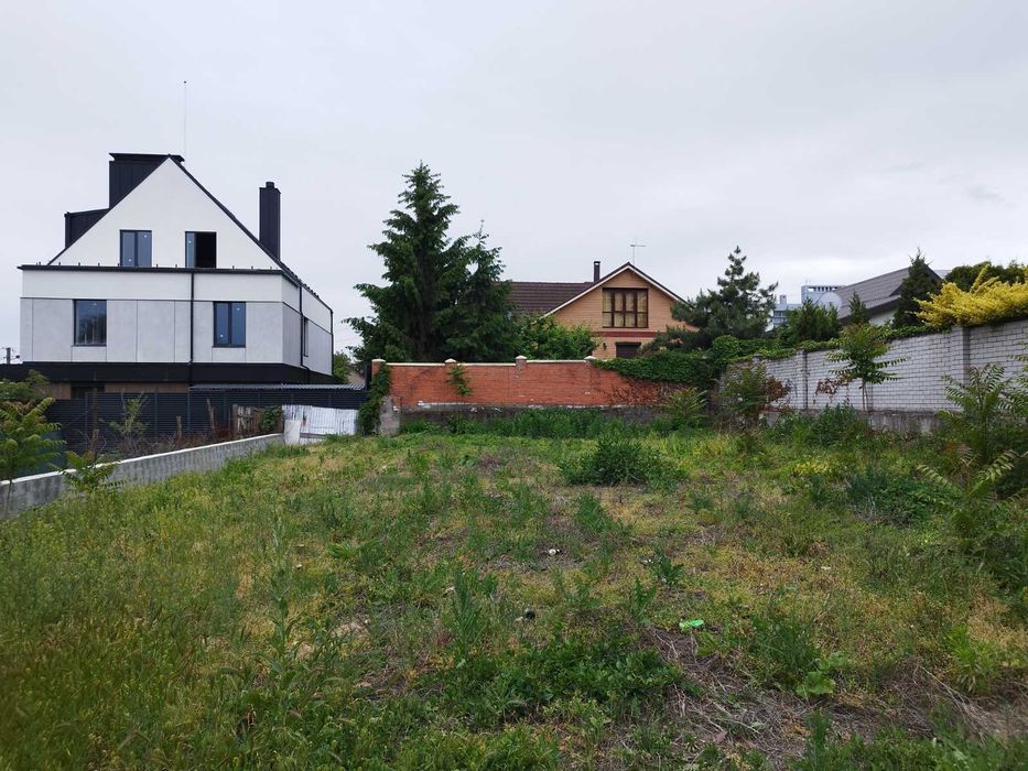 Продам отличный участок , квадратной  формы, ф-16 м.