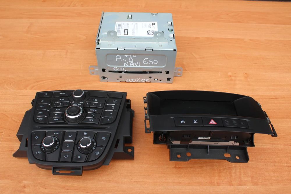 RADIO PANEL WYŚWIETLACZ PANEL KLIMATYZACJI OPEL ASTRA J NAVI 650