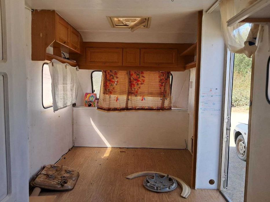Caravana FENDT 6 m – Seca, acolhedora e pronta a habitar – 2400 €