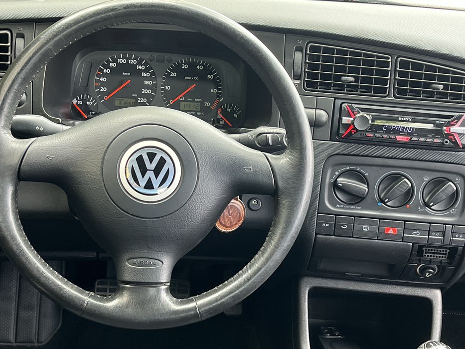 GOLF Cabrio IV 1.6    31.000kms