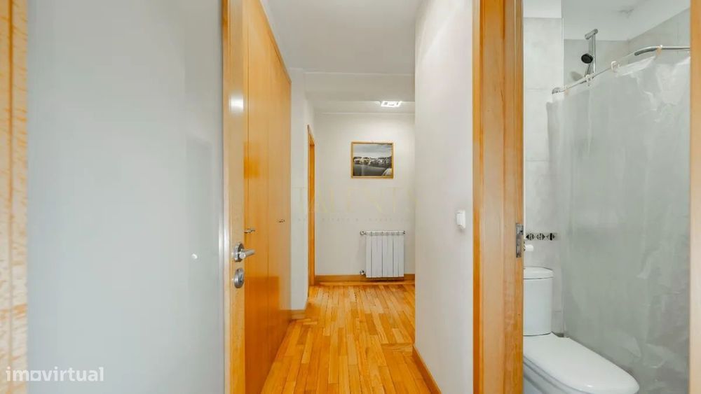 Apartamento T3 em Fradelos | 146 m² | Varanda c/ Churrasqueira