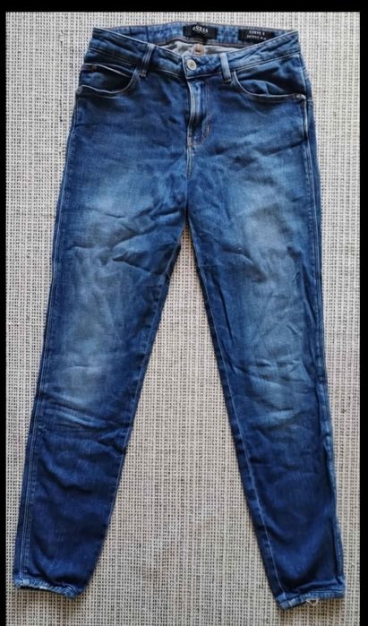 Calças Guess, Salsa, e casaco Zara