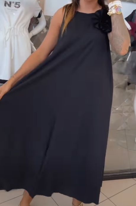 Luźny  Kombinezon sukienka z kieszeniami.