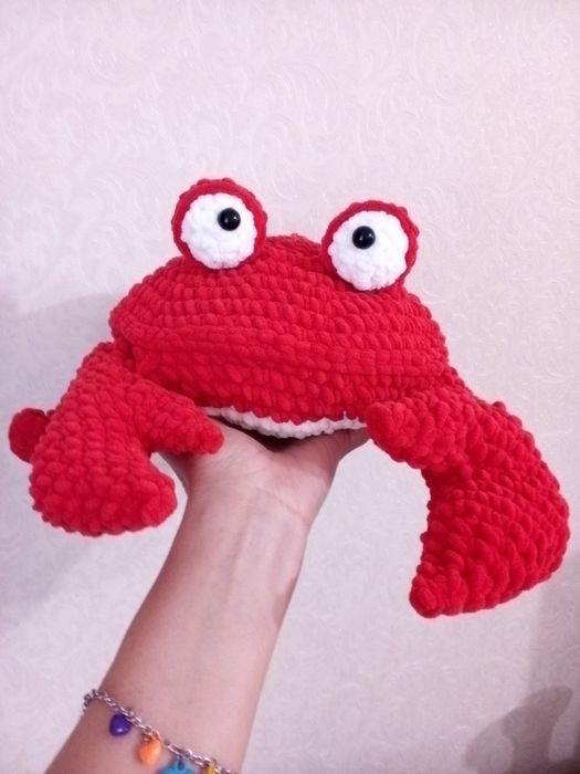 Мягкие игрушки, брелоки и декор вязаные крючком