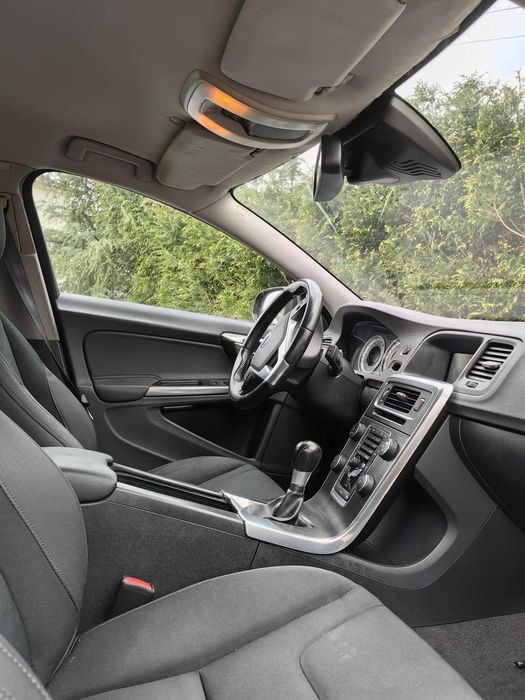 Volvo V60 1.6D Drive Junho de 2011