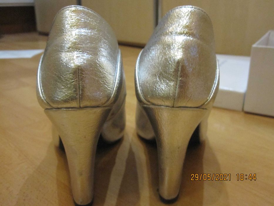 Buty NA-KD srebrne