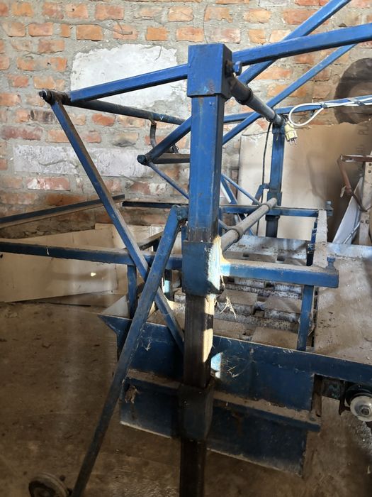 Машинка по вигртрвленню блоків