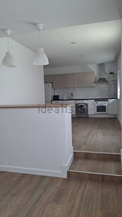 Arrendamento de casa de aldeia na Rua Dom Dinis s/n