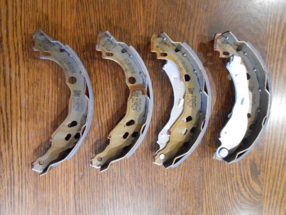 Peugeot 208 szczęki hamulcowe tył kpl nowe