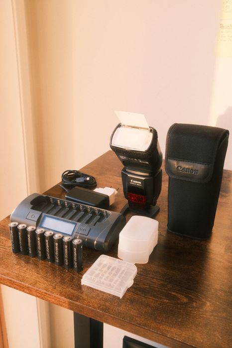 Flash Canon Spedlite 580EX II + 8x Pilhas Eneloop Pro + Carregador