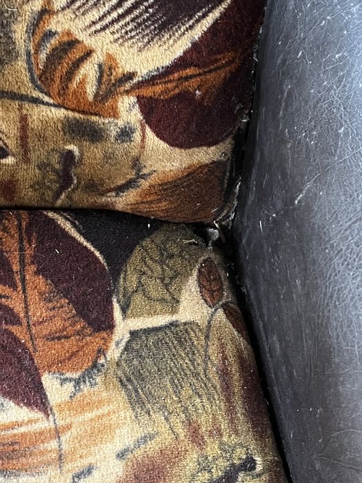 Крісла мякі для вітальні