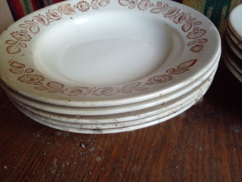Тарілки столові радянських часів