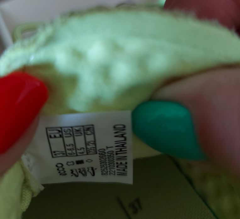 Продам шкіряні кросівки ECCO