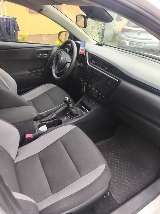 Sprzedam Toyotę Auris kombi