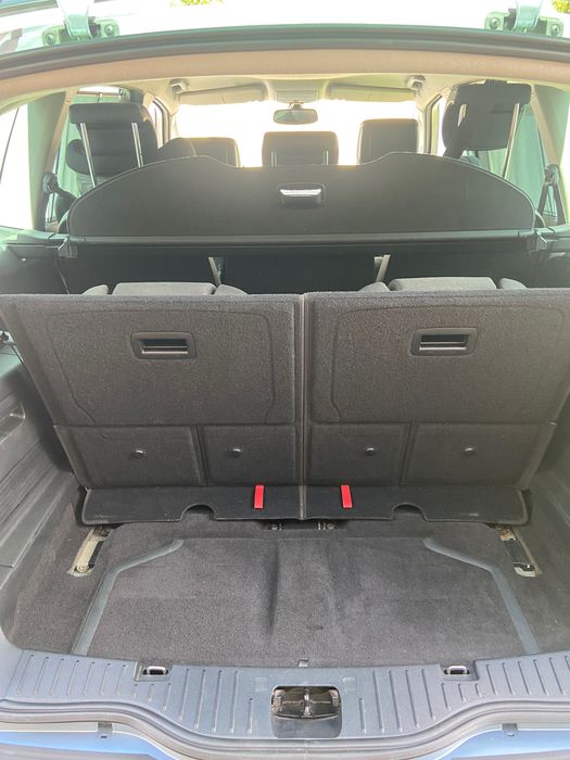 Ford S-Max — fotografia 4