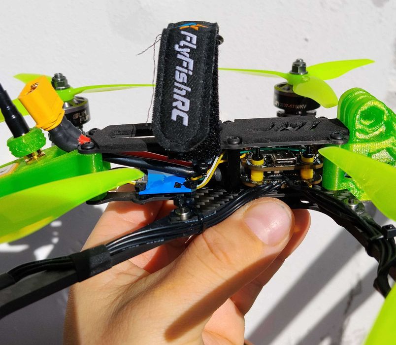 Dron FPV 5" Long Range / Cinematic | ELRS 2.4 | GPS | 4–6S | BT Config