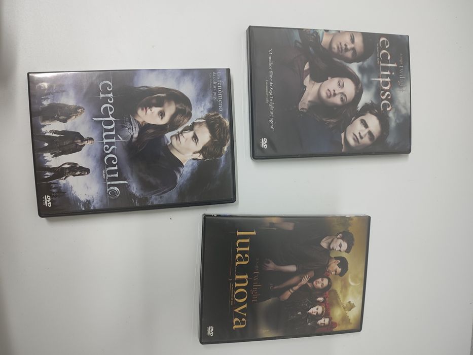 Três DVDs usados
