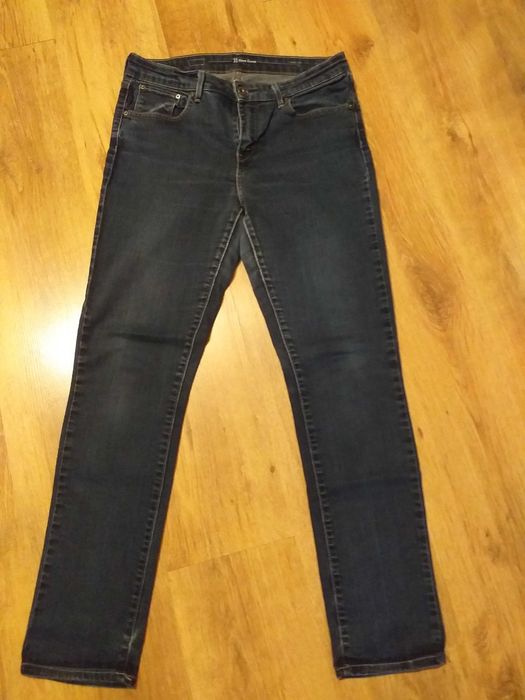 Granatowe jeansy Levis 31, M/L