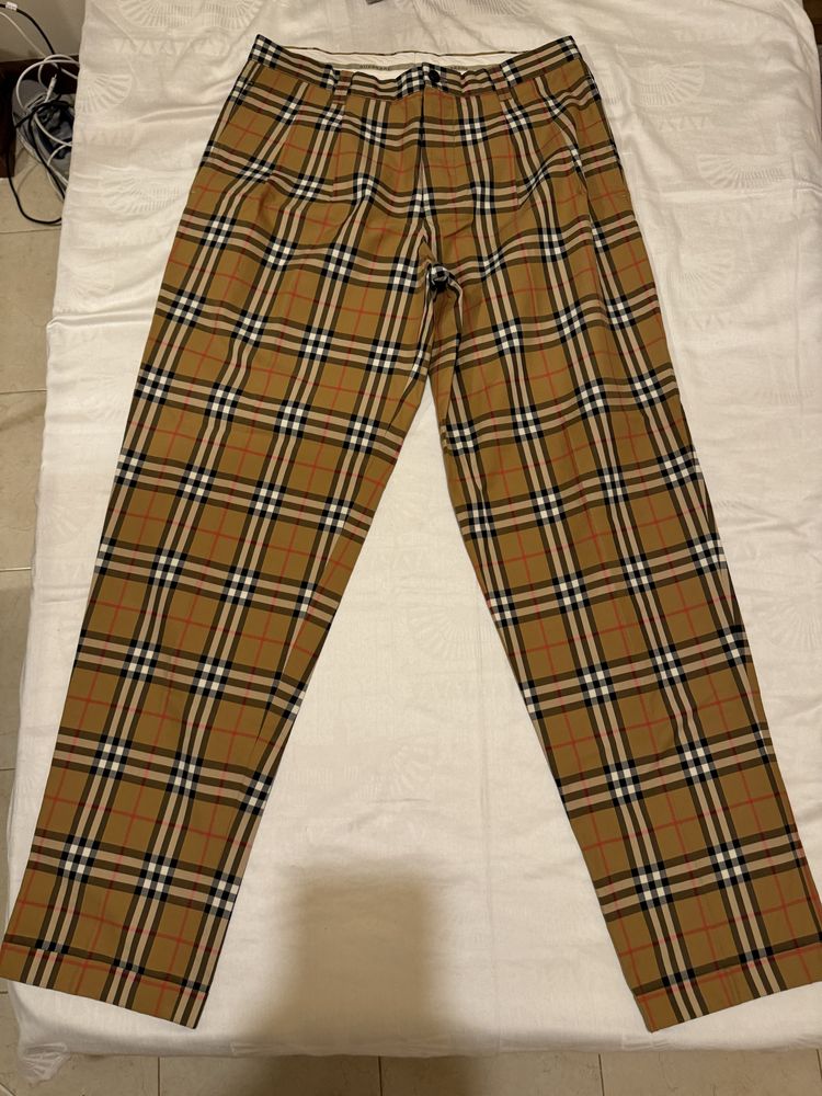 Calca Burberry xadrez Benfica OLX.pt