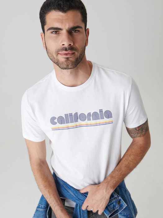 biały t-shirt męski z napisem Sinsay