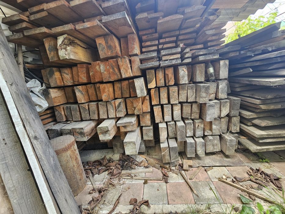 Продам пиломатеріал бруса, стропила, доски та рейки.