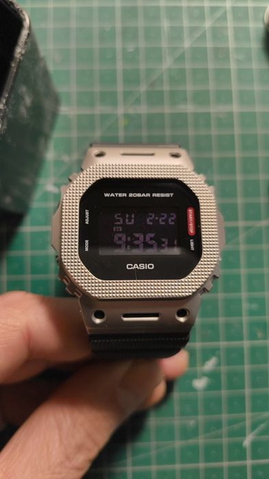 Relógio Casio G shock 5600M 1 ER