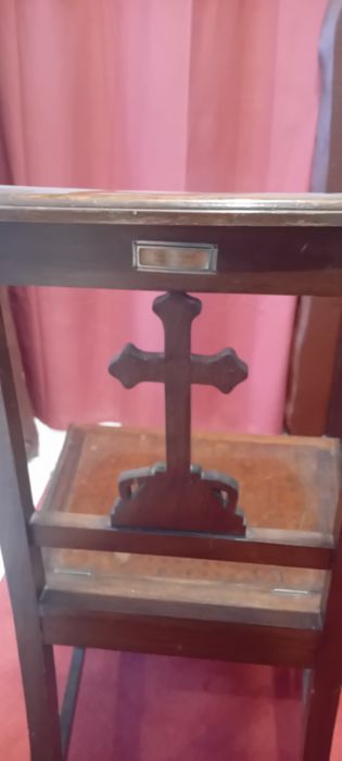 Cadeira genuflexório