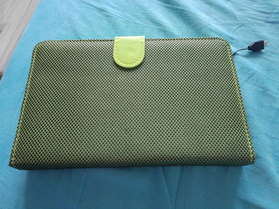 Nowe etui do tabletu 7'' z klawiaturą Omega Indiana kolor zielony
