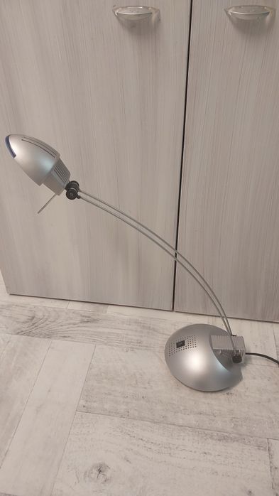 Lamka biurkowa 230v