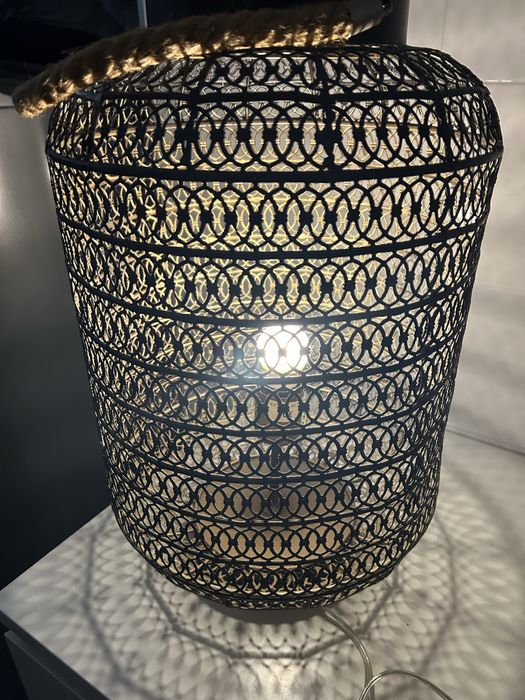 Candeeiro da Area em bom estado