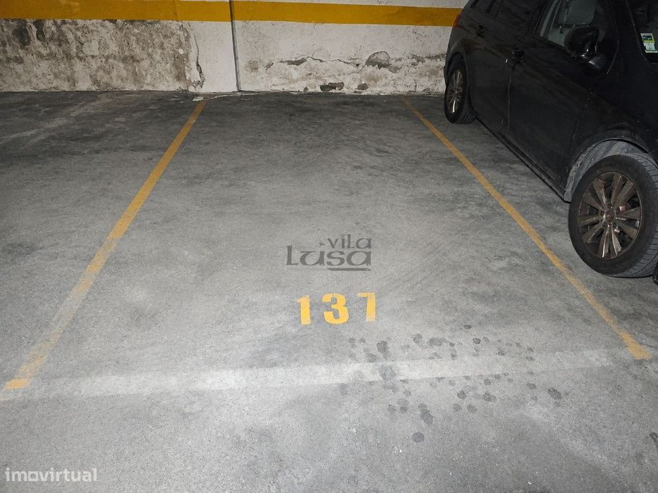 T2 Rua da Bélgica totalmente renovado, com 2 frentes, lugar de garagem