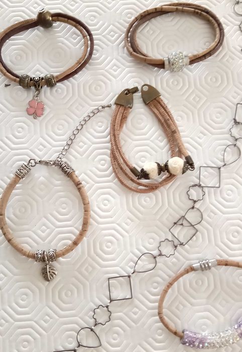 Fios e pulseiras, lote todo por 6€