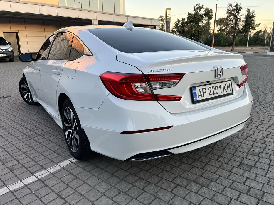 Honda Accord 2018 VIN 1HGCV1F16KA011927 фото оголошення 3 з 14