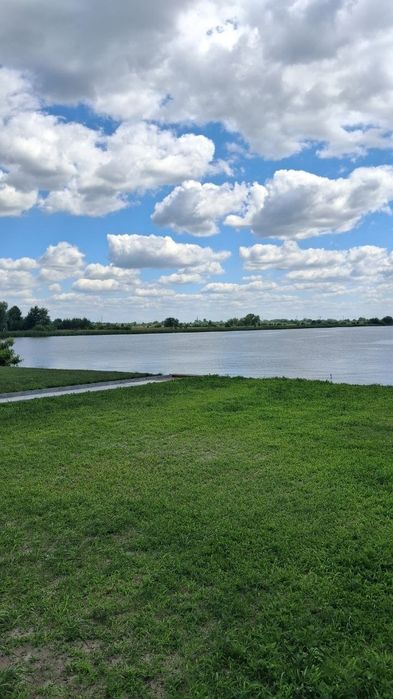 Нова локація подобово біля води (Осокорки, межі Києва). Є SUP-дошки, човен.