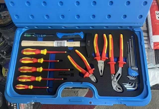 Zestaw narzędzi dla elektryka