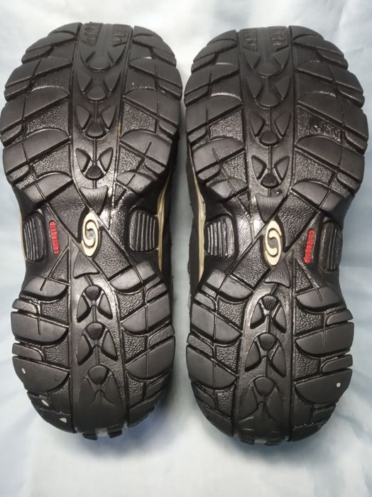 36 Salomon Gore-tex Sensifit