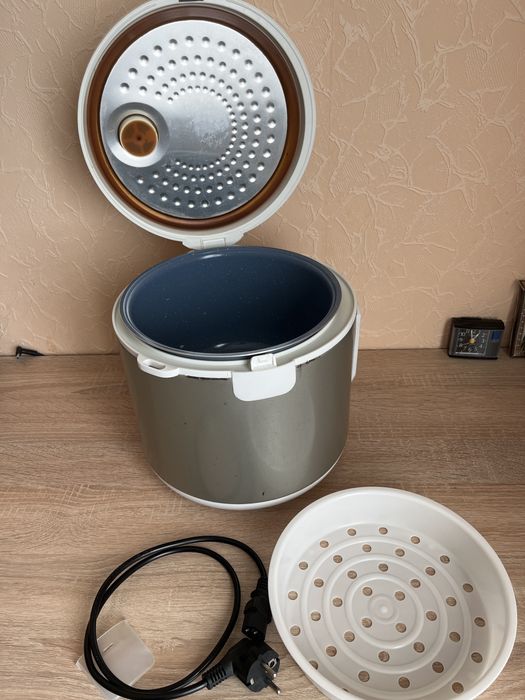 Мультиварка Redmond 10 програм | Хороший стан | Чаша антипригарна