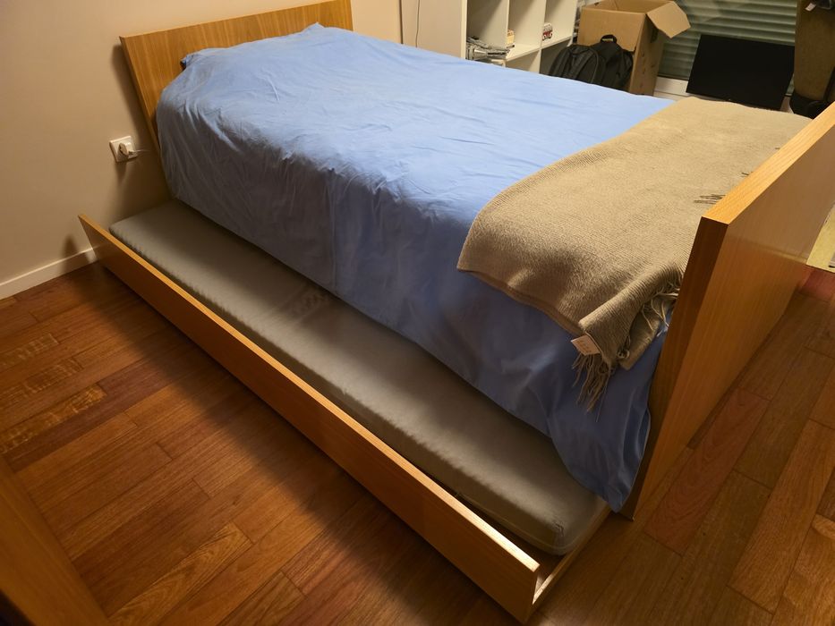 Cama Madeira Maciça com gaveta