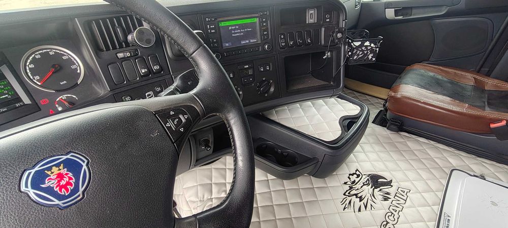 Ciągnik siodłowy SCANIA R410