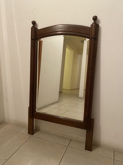 Espelho em madeira