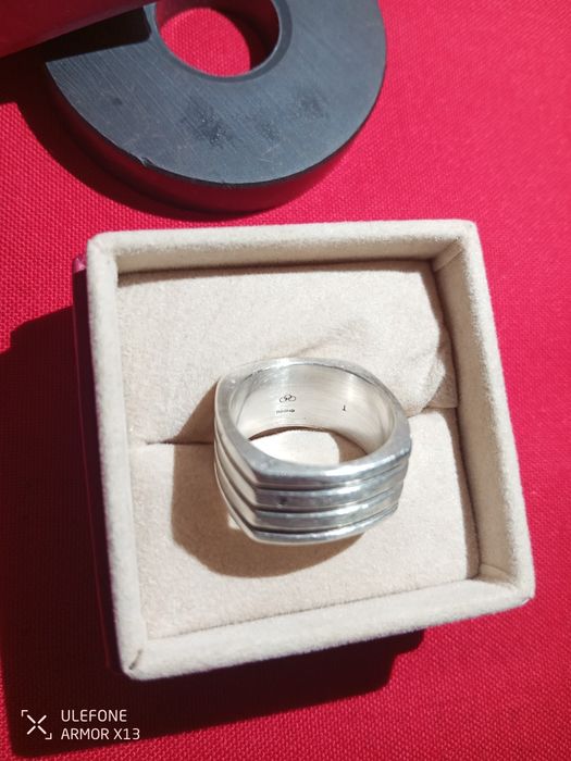 Anel em prata com diamante