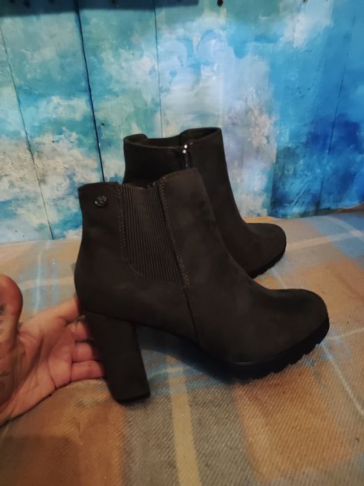 Получобітки замшеві на підборах