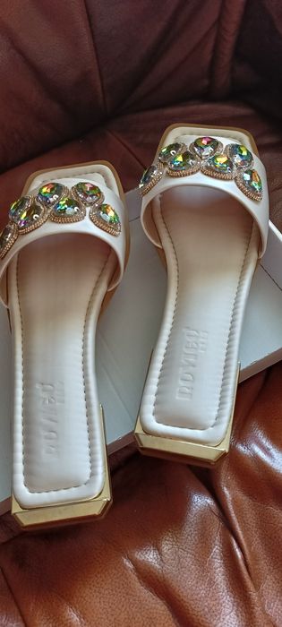 Eleganckie Klapki