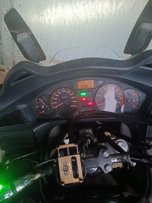 Honda deauville 700