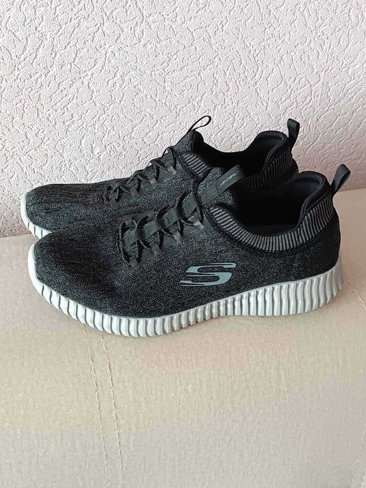Кросівки Skechers оригінал розмір 39-40 стан відмінний.