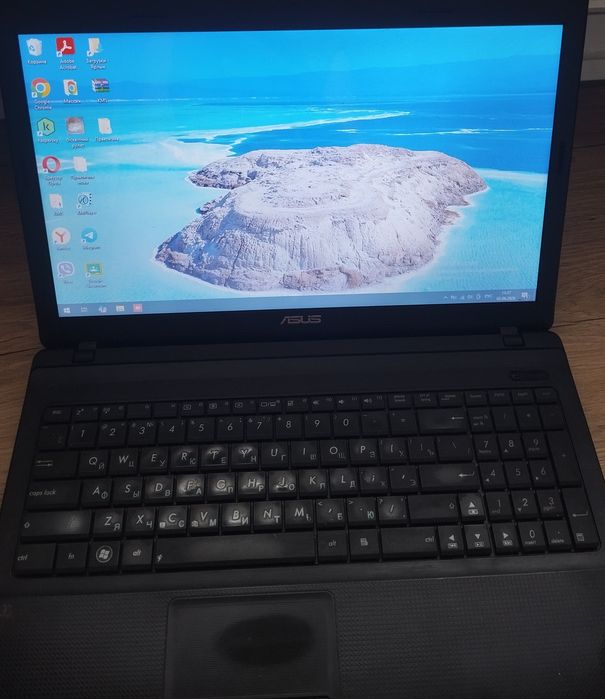 Ноутбук ASUS у гарному стані