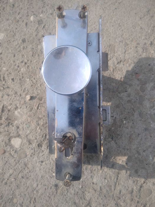 Замок механізм на двері