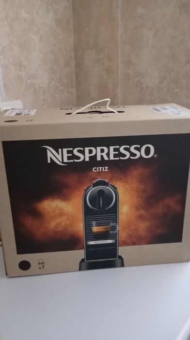 Máquina de café cápsulas Nespresso Nova